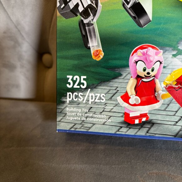 LEGO Sonic the Hedgehog 76998 Knuckles & Master Emerald Shrine Set (325 pcs) - Picture 3 of 5